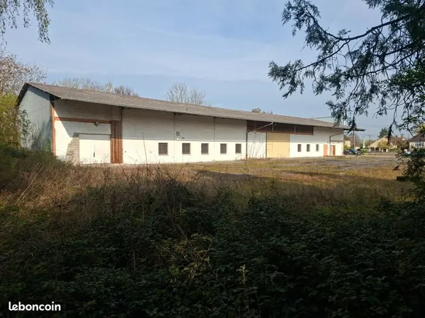 Bâtiment 600 m² sur terrain 4058 m²