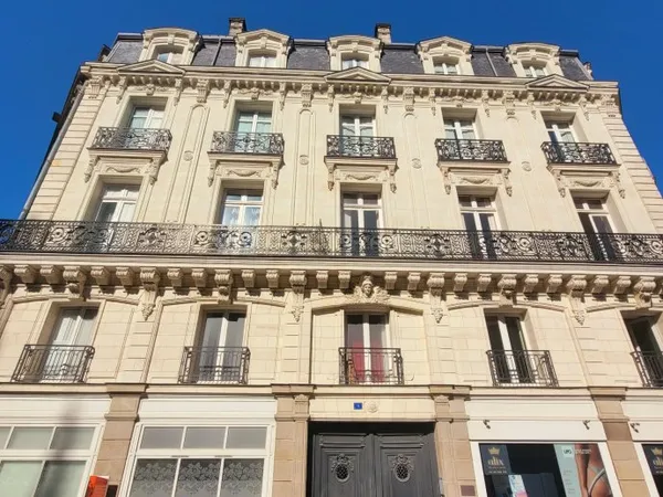 Appartement 138m² face Cathédrale type Haussmannien