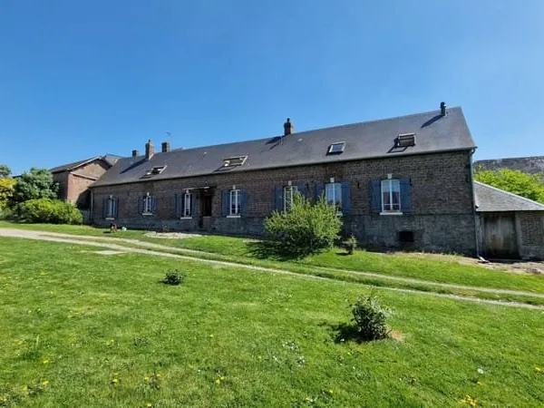 Maison 170 m² + 1,5 ha terrain _ Dépendances _ Proche Forges-les-Eaux