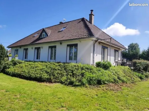 🌟 Grande maison familiale avec suite parentale, véranda et jardin arboré de 2500 m² 🌳