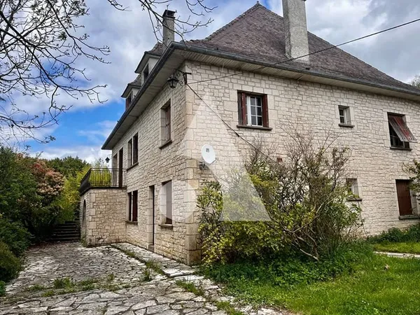 Maison 11 pièces Lacapelle-Marival