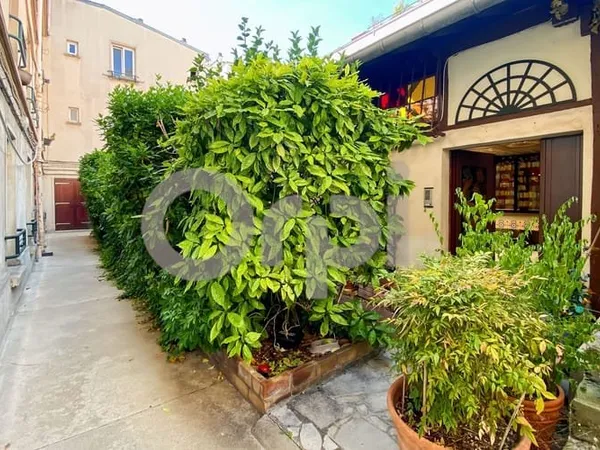 Local commercial 210 m²