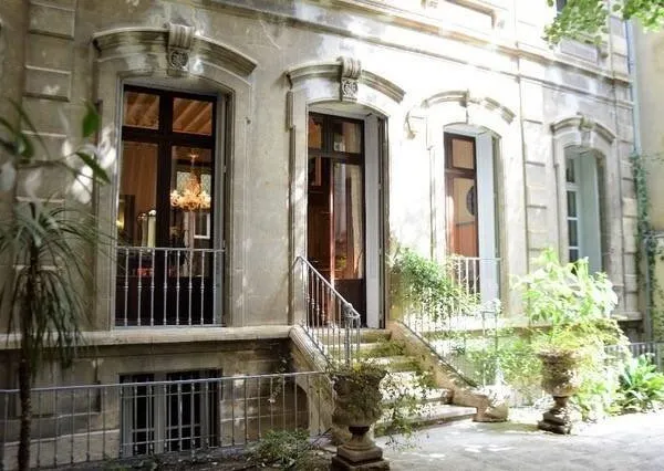 Maison 8 pièces 320 m²