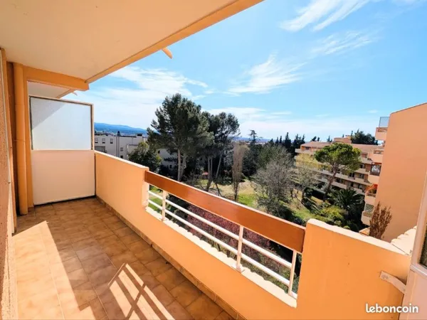 T5 lumineux de 103 m² - 4 chambres - 2 balcons - Garage - Fort potentiel - Aix-en-Provence Verte Col