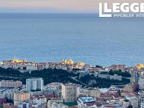 Villa La Turbie de 280 m², terrain de 2 012 m². À RENOVER. Ou entièrement rénovée au prix de 2 800 0