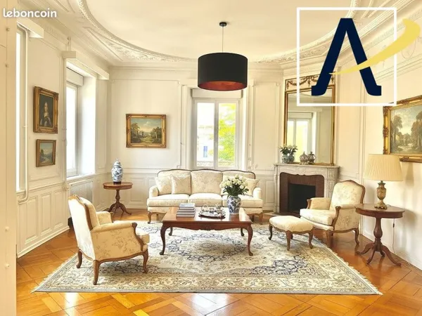 Triplex 8 pièces 290 m²