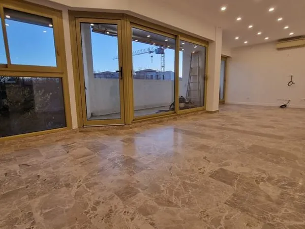 Marignane centre ville appartement de type 3 76.81 m2 + cave + garage