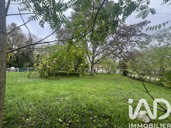 Terrain en individuel 709 m²