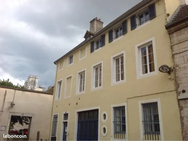 Local commercial centre ville