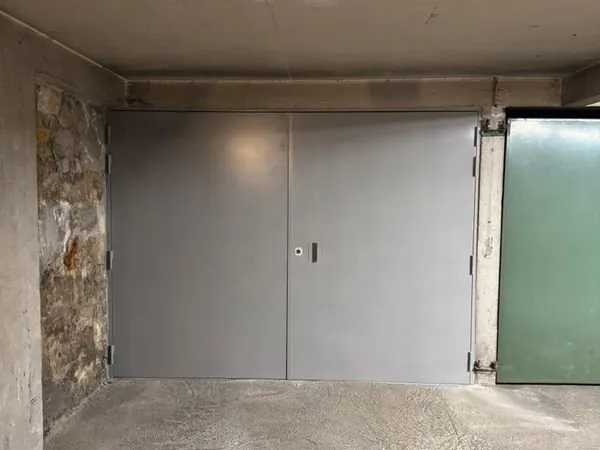 Box fermé 14 m2 - Rue du Capitaine Ferber