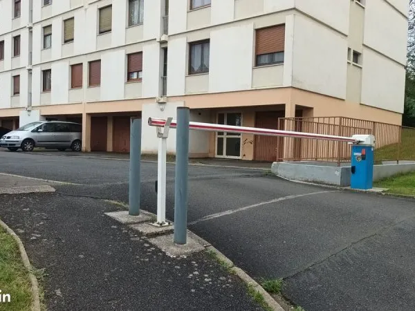 BOX à EVRY 12,5 m2