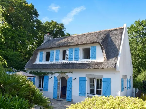 Moëlan sur mer : chaumière 3 chambres avec piscine