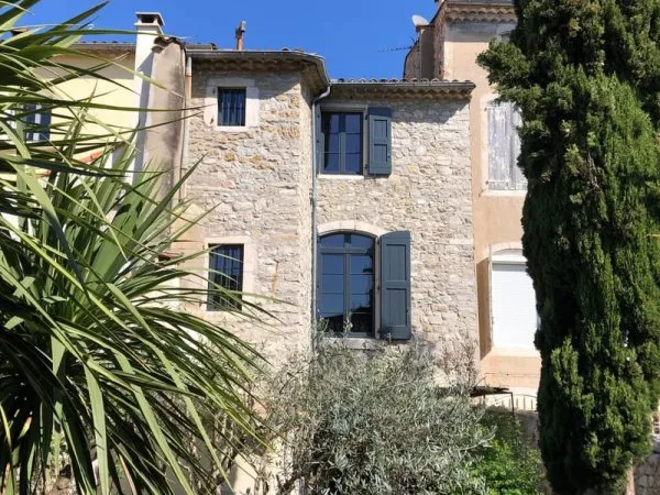Maison 12 pièces 300 m²