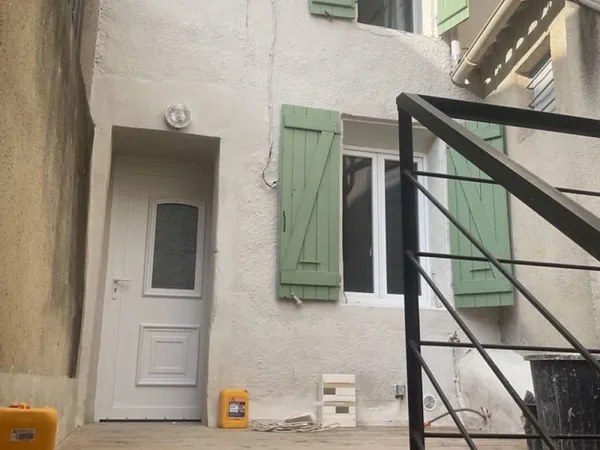 maison de village avec terrasse et petite courette