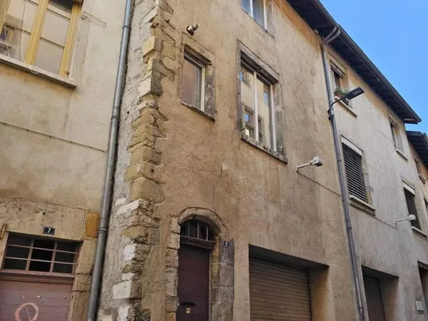 VIENNE centre ville, maison de ville 80 m² avec garage de 36 m².
