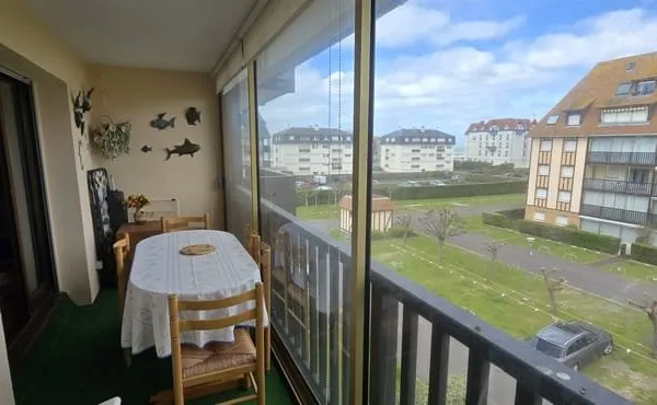 Villers-Sur-Mer 2 pièces avec loggia fermée, aperçu mer et parking
