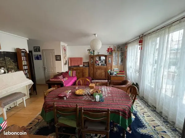 Chambre dans meublé confortable