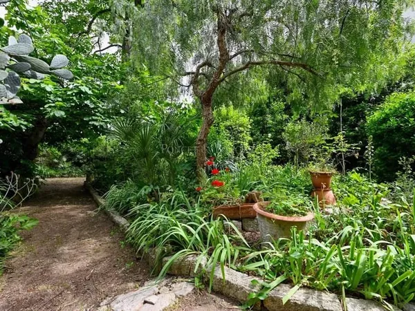 Oasis urbaine aux Arceaux.