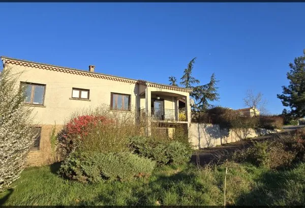 Maison familiale avec terrain à deux pas du centre de Vernou