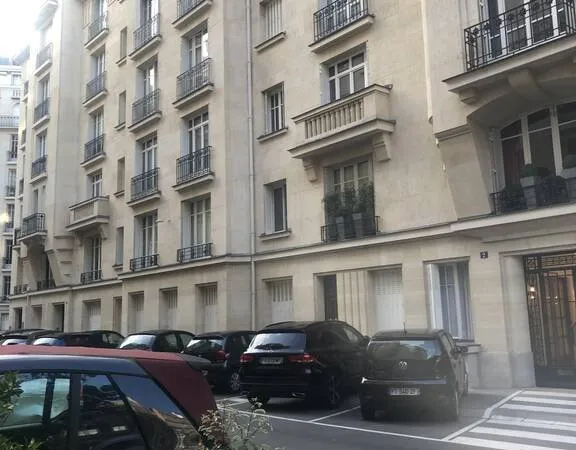 Chambre de service 1 pièce 8 m²