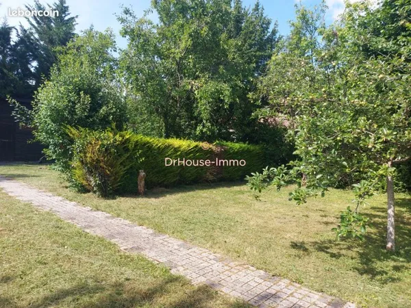 Terrain 315 m² saint leu la foret