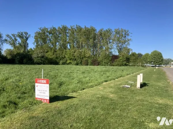 Terrain 892 m²