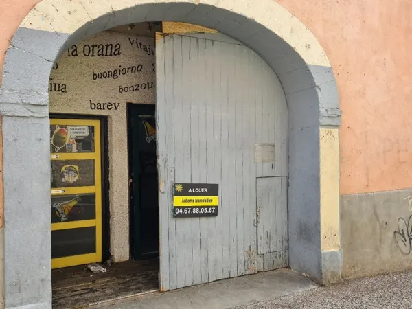 À louer local commercial de 280m2 enviiron situé au centre d