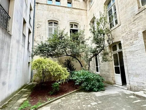 Avignon Intra muros - Appartement en duplex style loft
