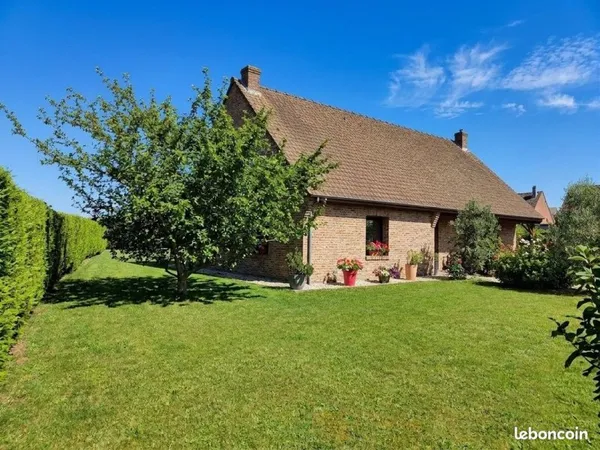 Maison individuelle en semi plain pied 160 m2 sur 1300 m2