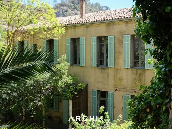 Maison 12 pièces 455 m²