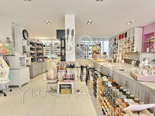 Fonds de commerce 1 pièce 80 m²