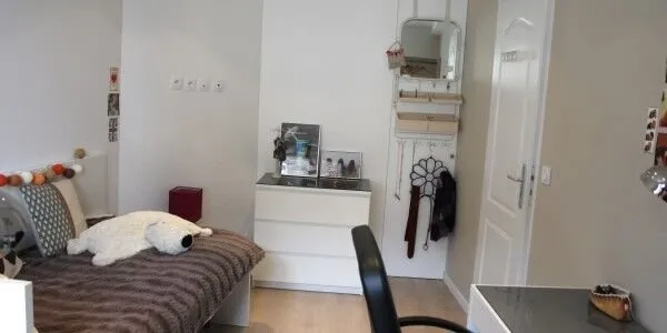 Jasmin 1, chambre meublée dans une colocation avec services