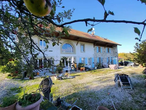 Maison 8 pièces 483 m²