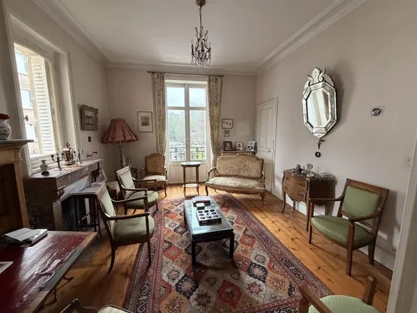 Maison 10 pièces 300 m²