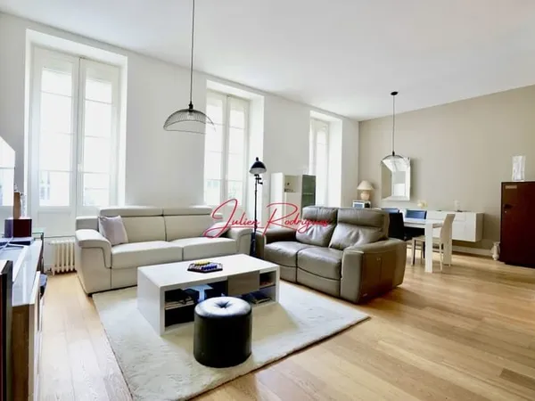 Magnifique appartement traversant de 84 m² - Hyper-centre de Bordeaux