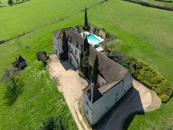 Maison de plain-pied 7 pièces 255 m²