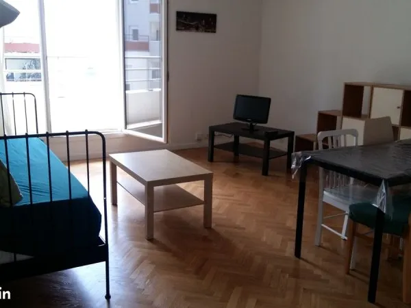 Fbg de l'Arche/La Défense:Beau &Grd meublé 55m2,Pkg Ss/sol+Cave+Charges+Chauffage+Eléctricité INCLUS