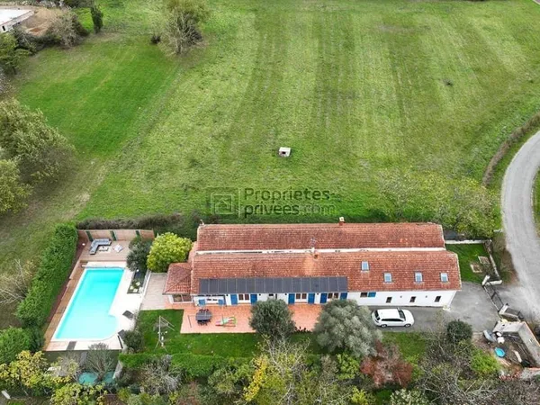 Maison de plain-pied 9 pièces 260 m²
