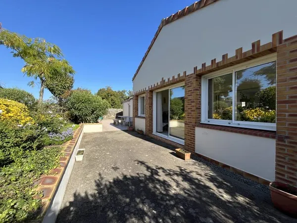 Maison bourg du Cellier 5 pièce(s) 127 m2 sur plus de 1500m2