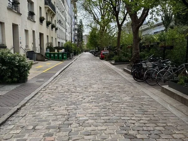 Parking couvert et securisé - quartier porte de Vincennes