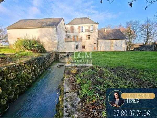 Maison 9 pièces 250 m²