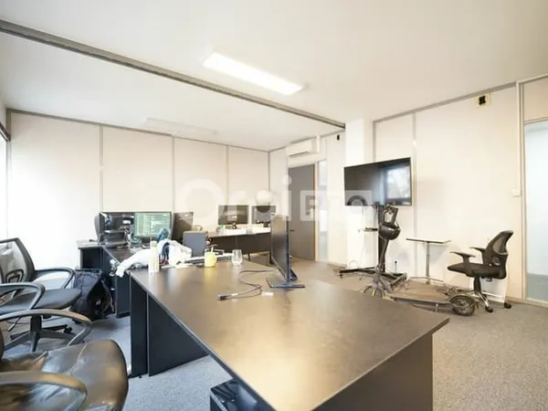 Bureaux 189 m²