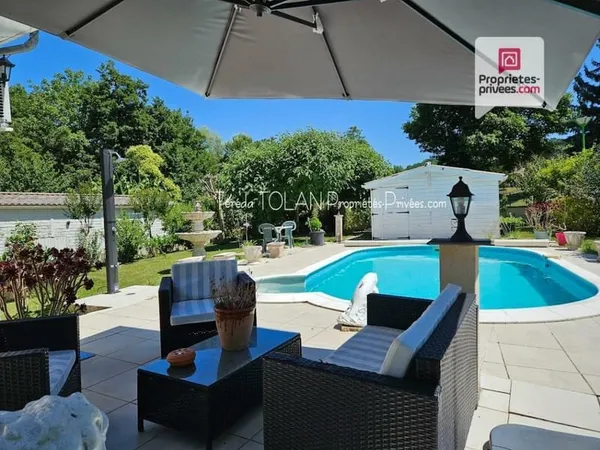 AGEN NORD : Maison plain pied 5 pièce(s) 110 m², 4 chambres, sous sol, double garage, hangar, piscin