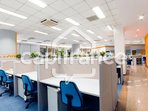 bureau 37 m² à louer, 3 parking sortie immédiate autoroute Beynost (01)