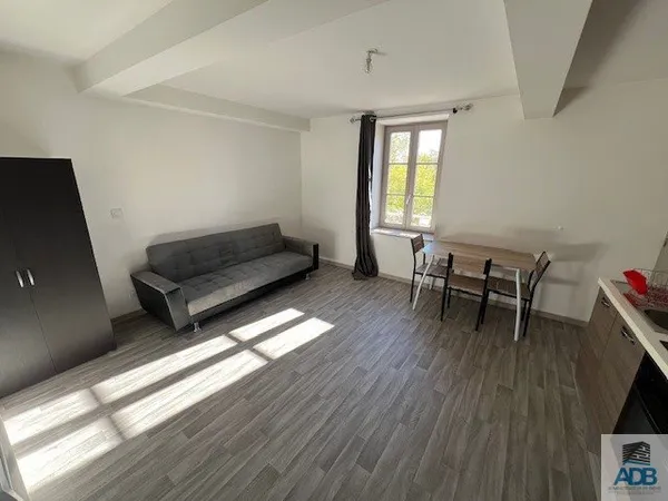 Roanne, 12 Place des Promenades (lot No201)