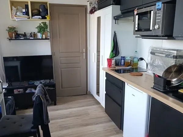 Studio meublé et équipé