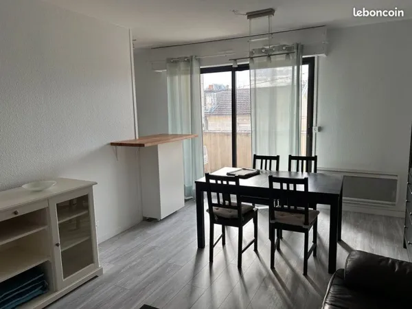 T2 MEUBLE 48m2 CHU PELLEGRIN BALCON OUEST PARKING