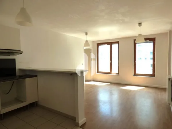 Appartement Bordeaux 3 pièces 64 m2 proche tram et gare