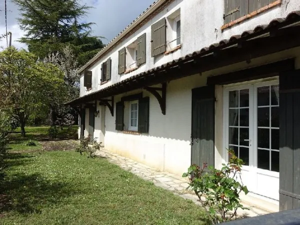 Maison 9 pièces 270 m²