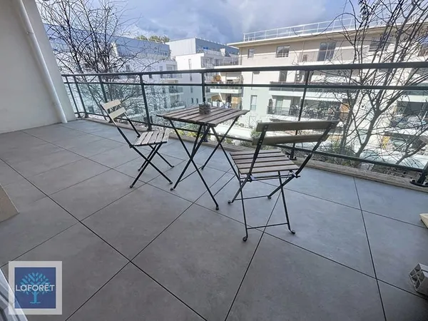 Beau 2 pièces avec grande terrasse !